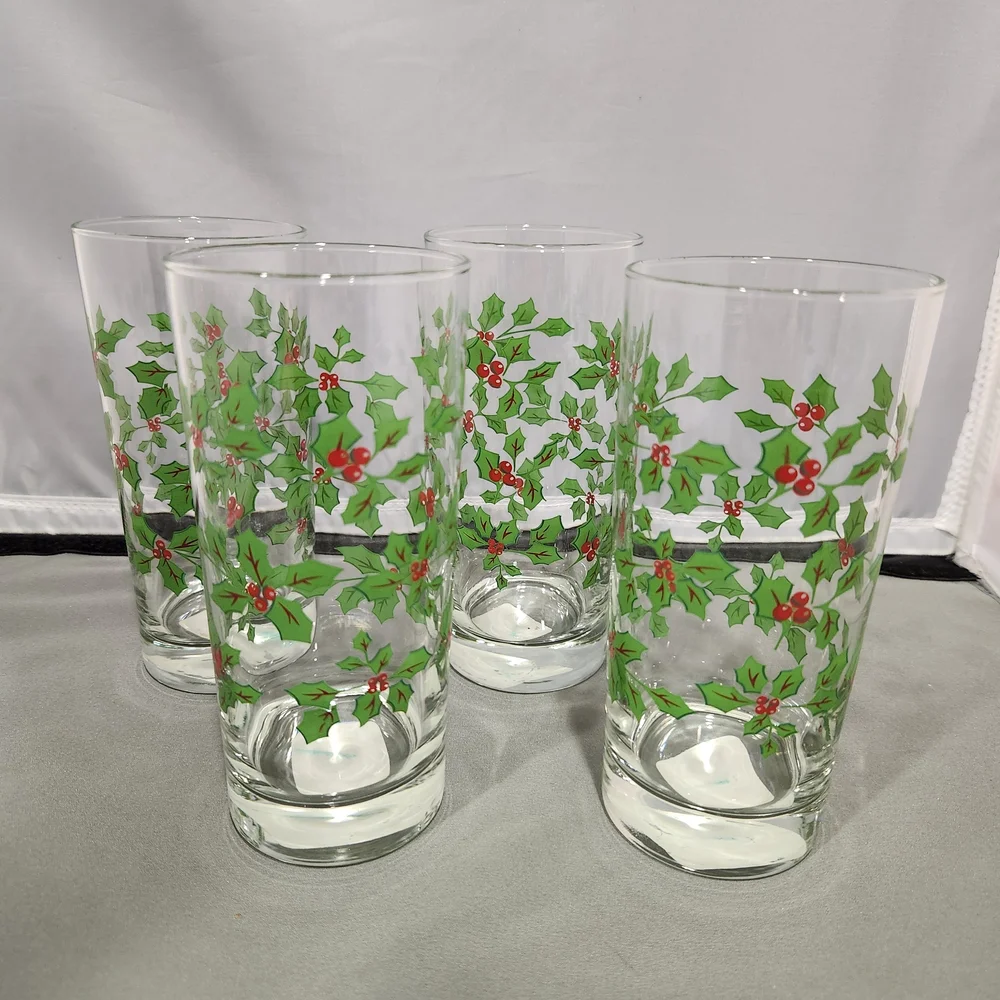 Festive Holly Glass Tumblers 15.75 0z. - Set of 4